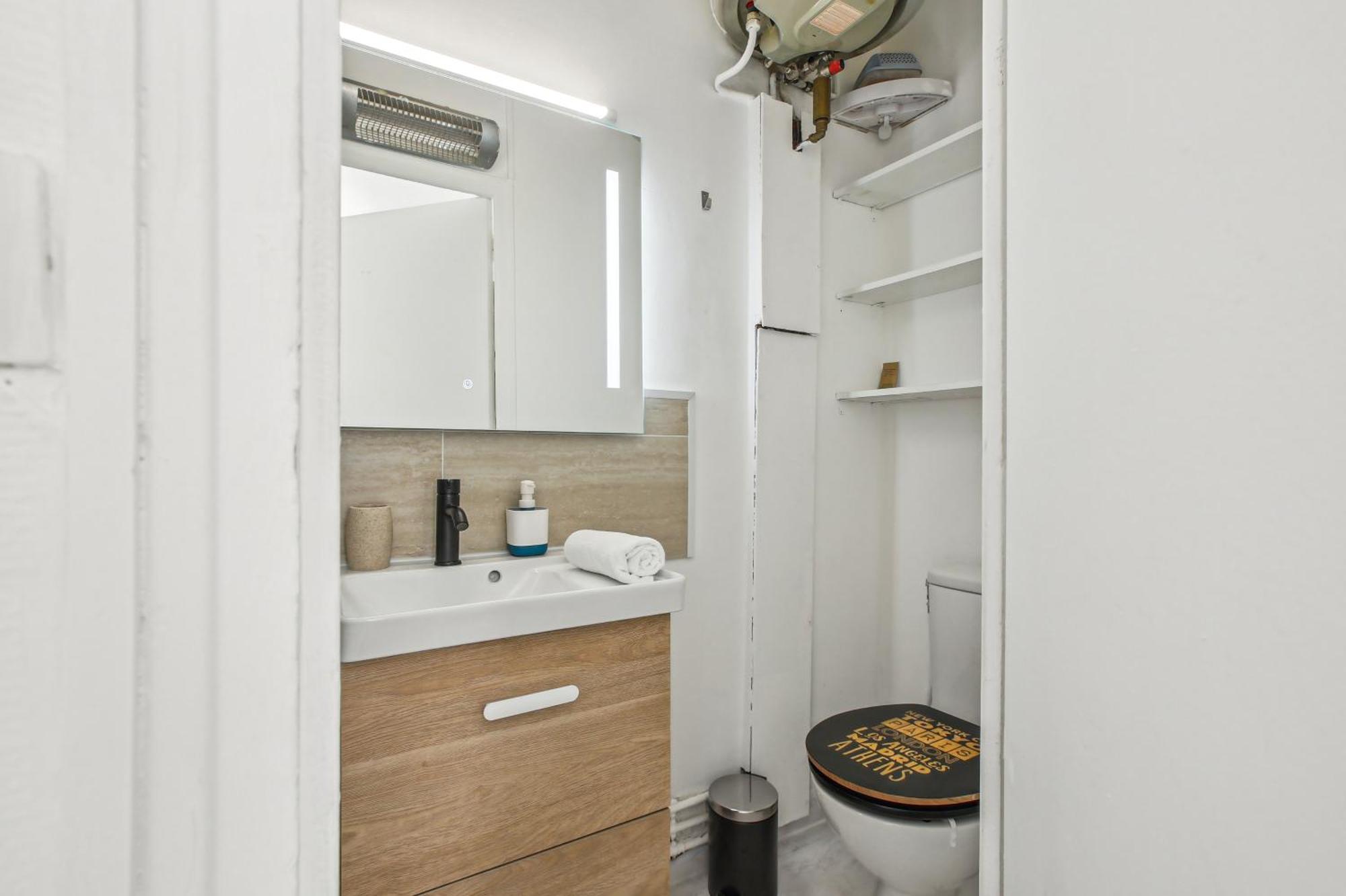 Chic And Comfortable Apart Париж Екстериор снимка