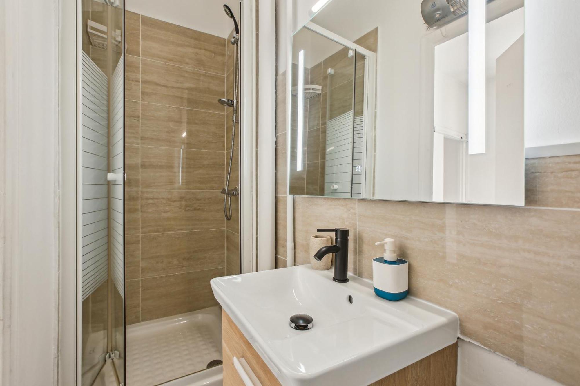 Chic And Comfortable Apart Париж Екстериор снимка